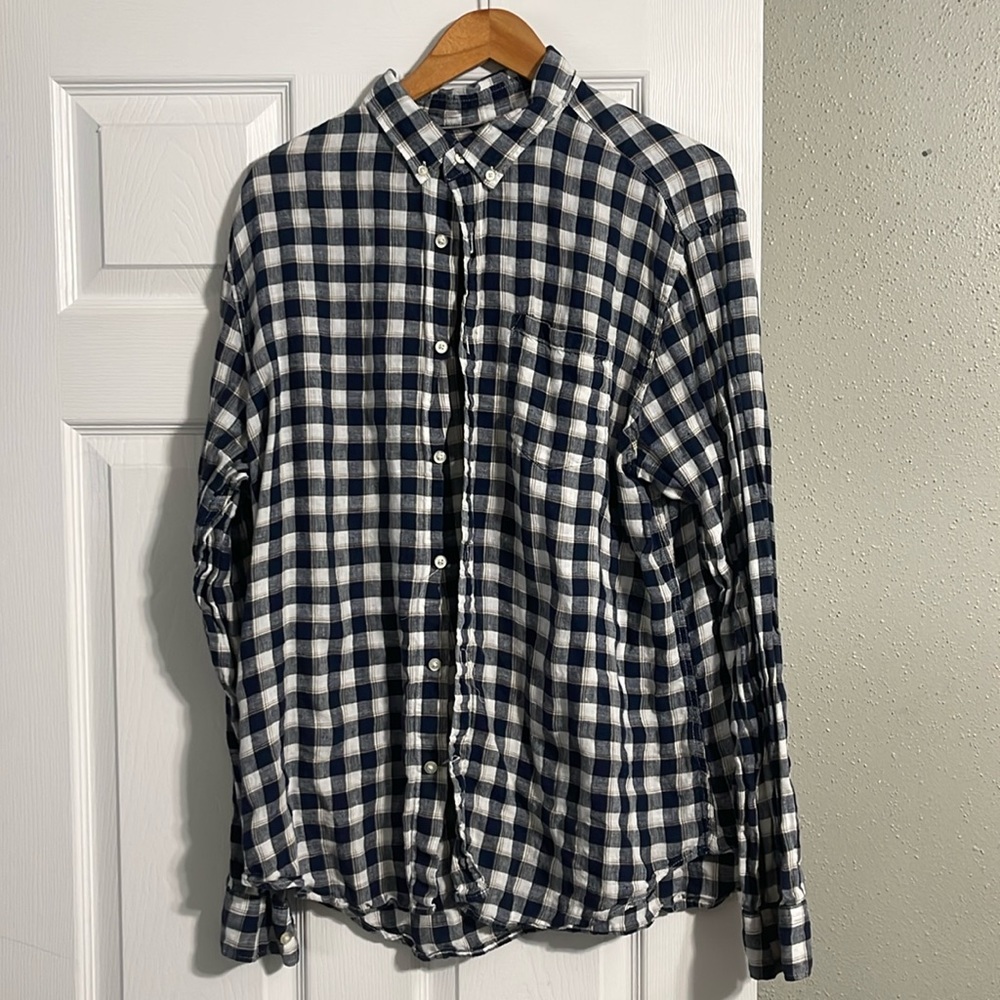 Banana Republic linen button down.  Worn once.  Prefect condition XL
